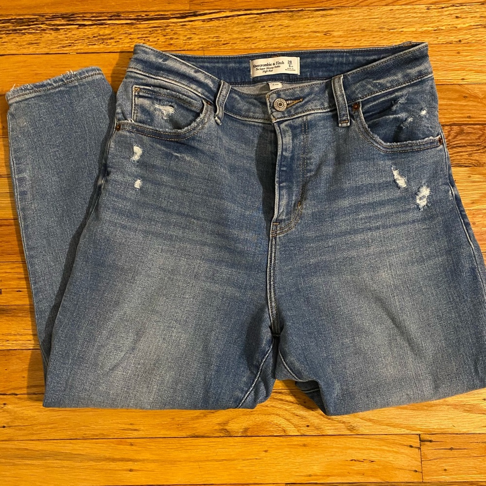 A&F size 6 XS curve love!